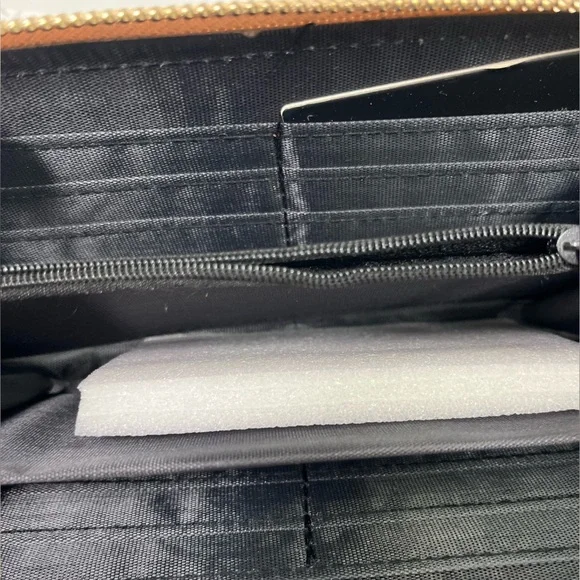 raffia zipper clutch wallet - holds 12 cards plus cash - Picture 4 of 9